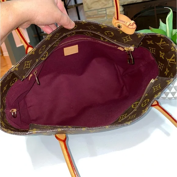 Louis Vuitton Brown Monogram Shoulder Bag - Picture 12 of 16